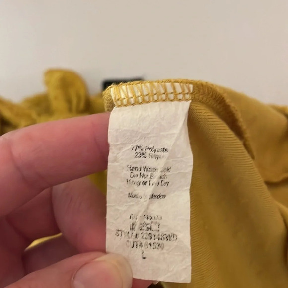 W5 women’s size Large top blouse shirt Mustard Swiss dot tie front - Picture 7 of 8